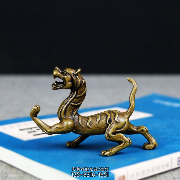 纯铜铸造白虎雕塑 纯铜铸造白虎雕塑