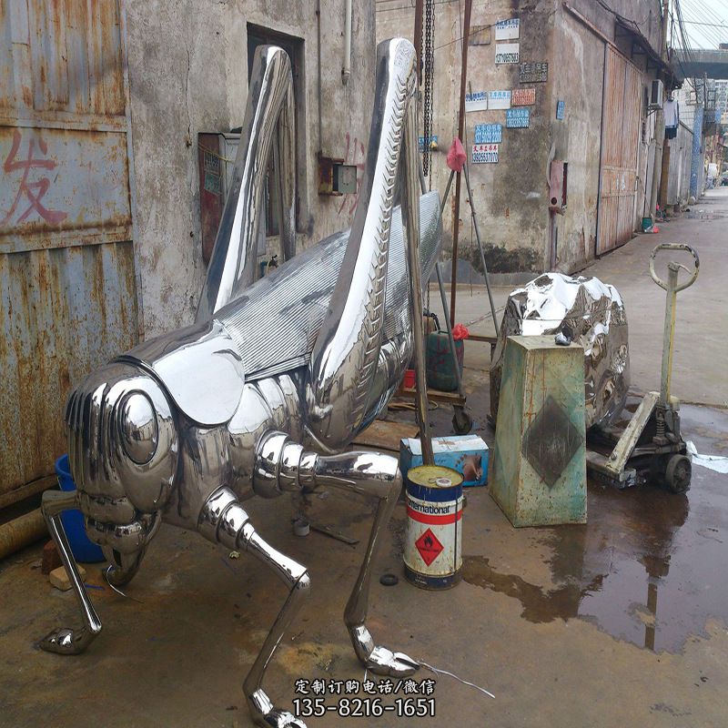 不锈钢蝗虫蚂蚱雕塑 不锈钢蝗虫蚂蚱雕塑