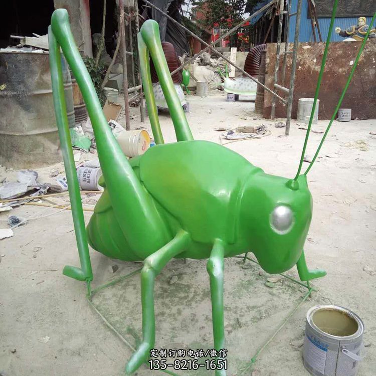 玻璃钢蚂蚱蝗虫雕塑