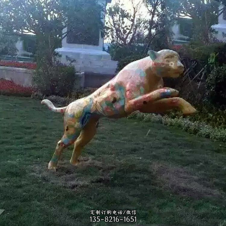 彩绘豹子玻璃钢雕塑-草坪绿地动物摆件 彩绘豹子玻璃钢雕塑-草坪绿地动物摆件