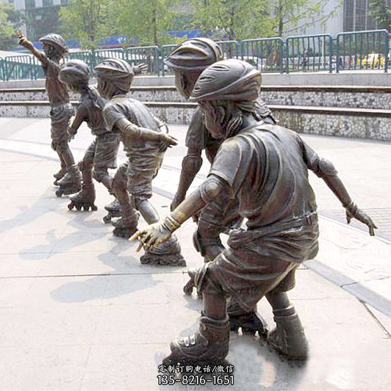 小孩滑旱冰广场运动主题雕塑 小孩滑旱冰广场运动主题雕塑