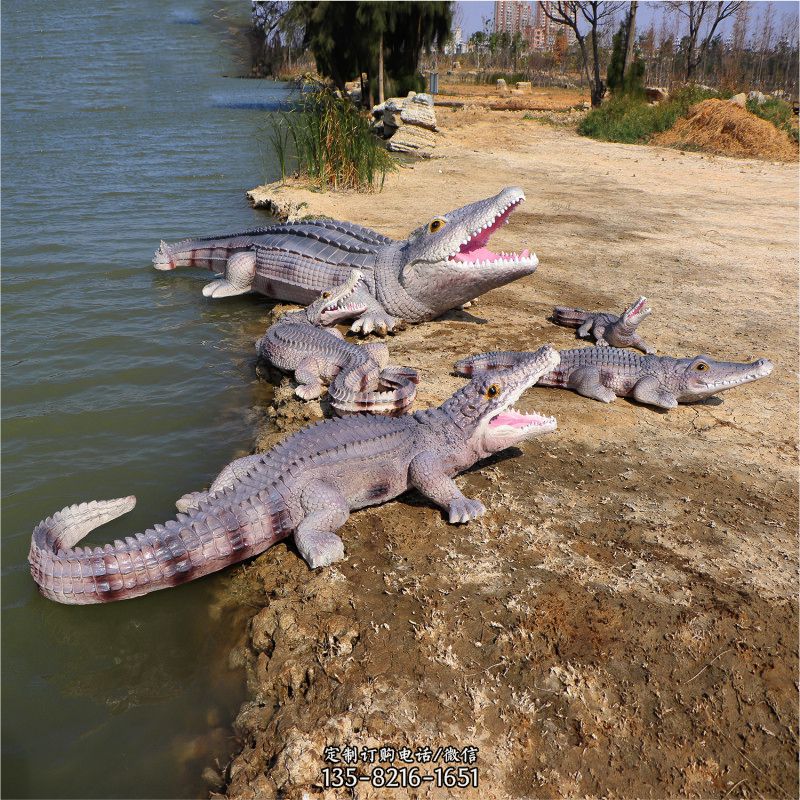 水景鳄鱼雕塑-仿真鳄鱼湿地公园摆件