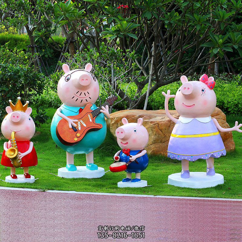 小猪佩奇演奏歌唱雕塑 小猪佩奇演奏歌唱雕塑