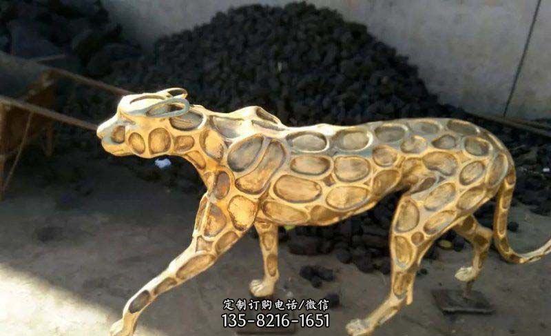 抽象金钱豹公园动物铜雕