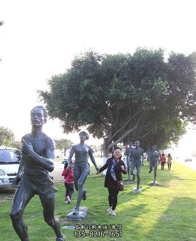 公园跑步的人物小品铜雕