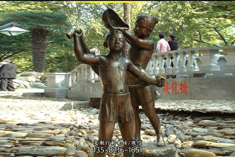 儿童洗澡公园人物铜雕