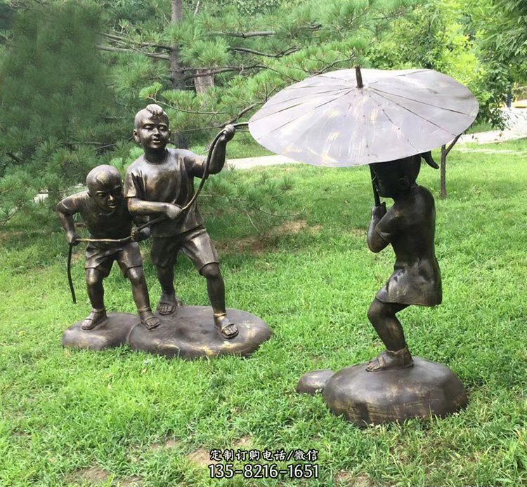 公园玩水的儿童铜雕 公园玩水的儿童铜雕