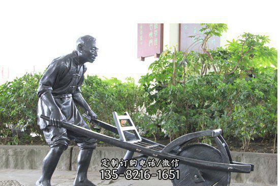 推单脚单车人物公园景观铜雕 推单脚单车人物公园景观铜雕