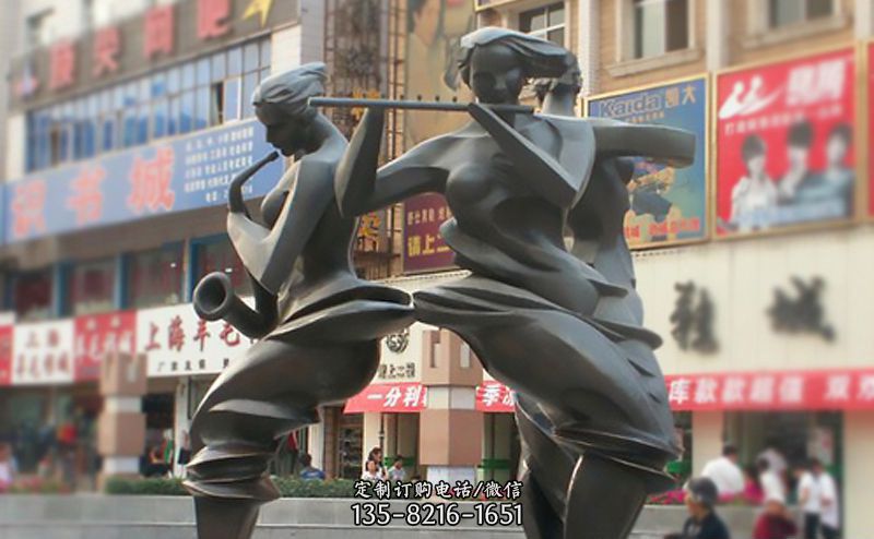 不锈钢吹笛子人物广场雕塑