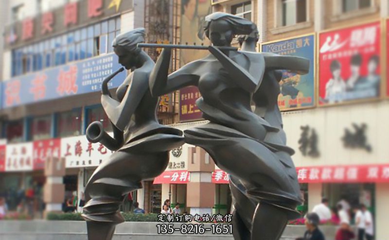 不锈钢吹笛子人物广场雕塑 不锈钢吹笛子人物广场雕塑
