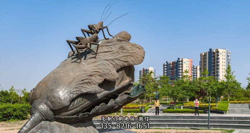广场白菜和蚂蚱景观铜雕 广场白菜和蚂蚱景观铜雕