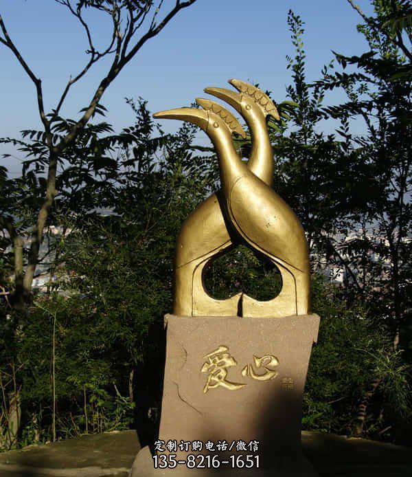 公园抽象爱心孔雀景观铜雕 公园抽象爱心孔雀景观铜雕