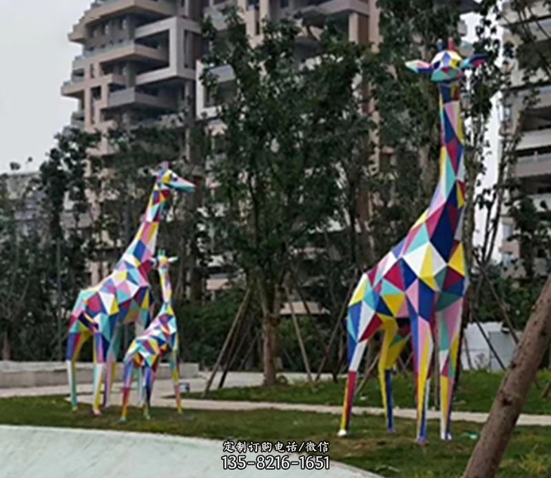 公园长颈鹿雕塑