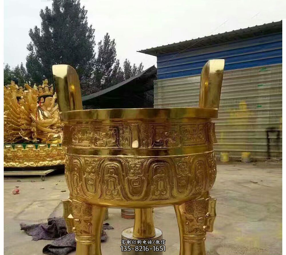 寺庙三足圆形香炉铜雕