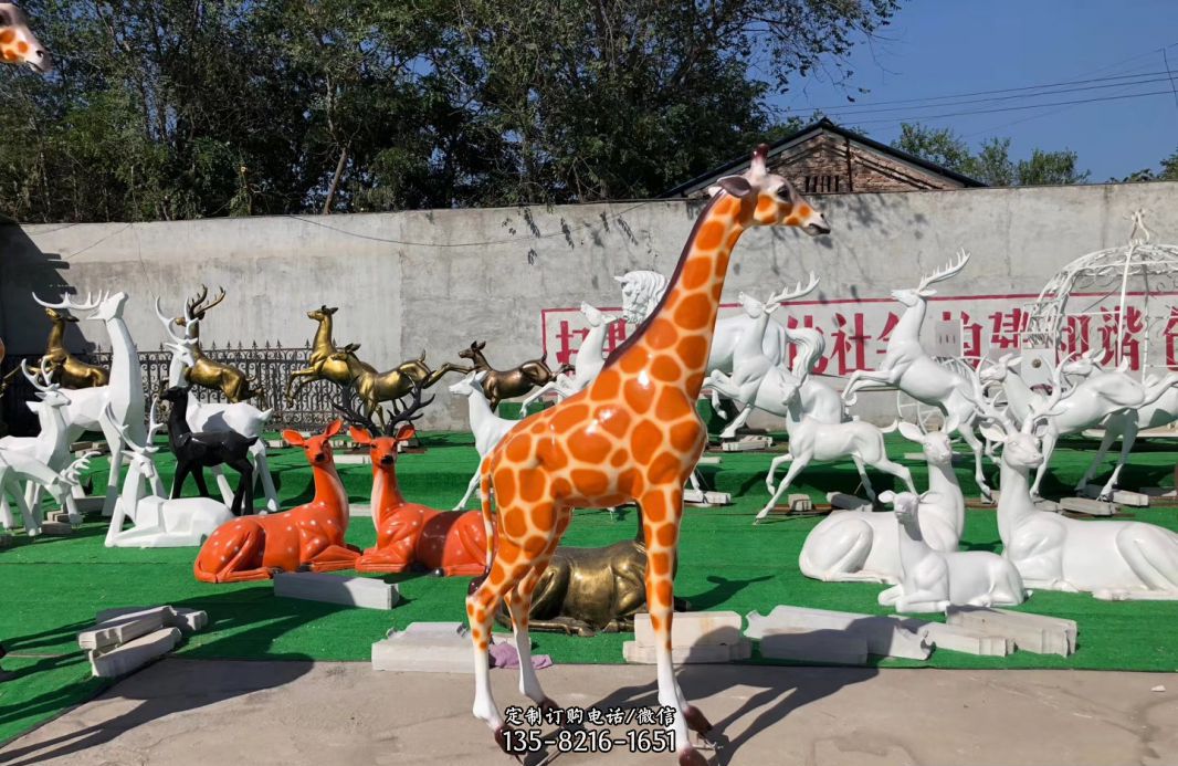 玻璃钢彩绘长颈鹿雕塑公园园林仿真动物雕塑