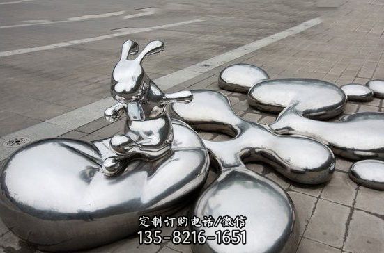不锈钢抽象兔子和水滴雕塑