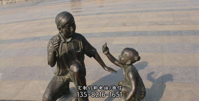 母女玩耍公园人物铜雕 母女玩耍公园人物铜雕