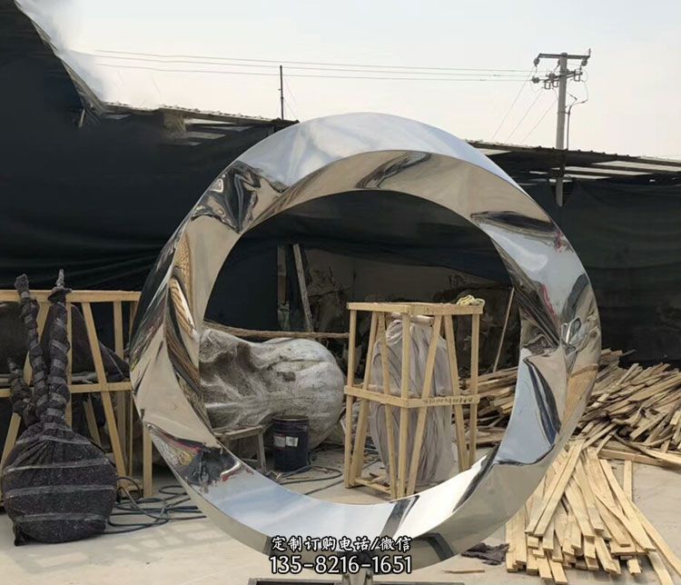 不锈钢抽象镜面圆环雕塑1