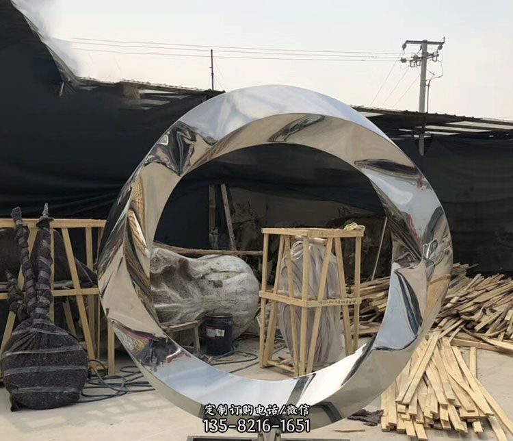 不锈钢抽象镜面圆环雕塑1 不锈钢抽象镜面圆环雕塑1
