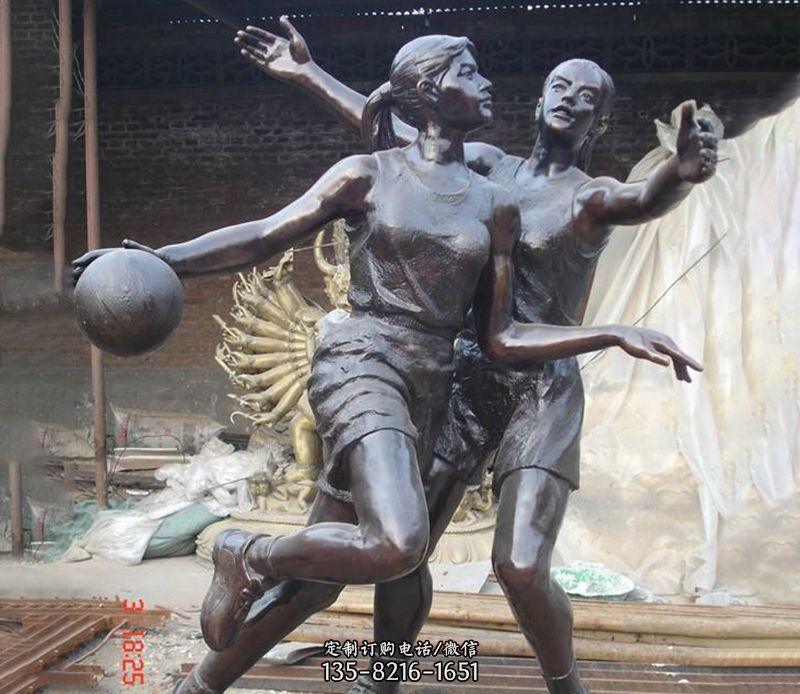 女子打篮球公园小品铜雕