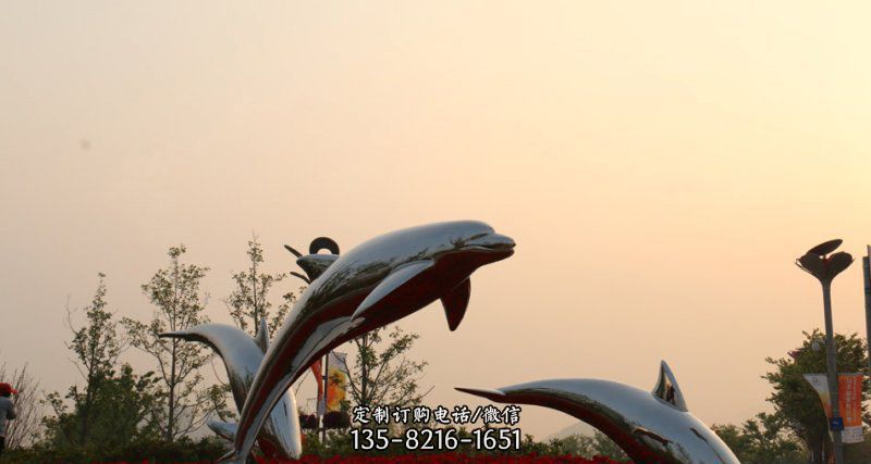 不锈钢跳跃的海豚动物雕塑