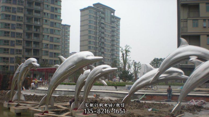 小区不锈钢跳跃海豚雕塑
