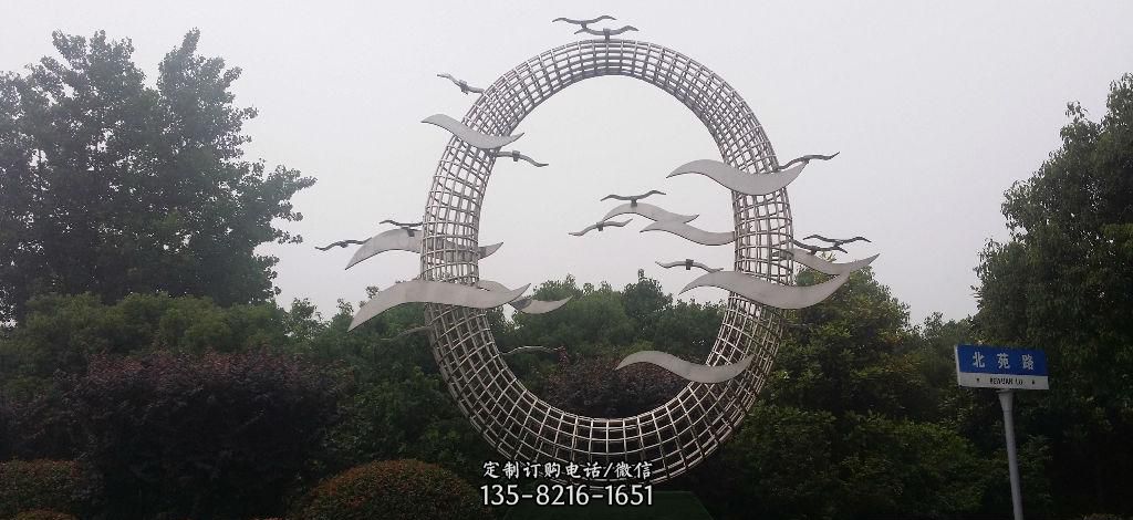 不锈钢海鸥和海浪景观雕塑中源雕塑不锈钢海鸥和海浪景观雕塑是如何