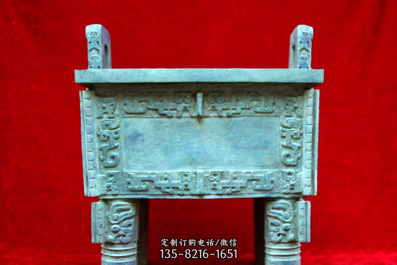 四方青铜鼎-下山雄狮石雕 四方青铜鼎-下山雄狮石雕