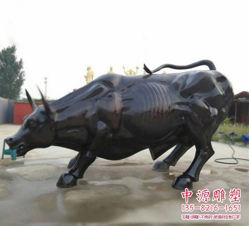 牛的铜雕像
