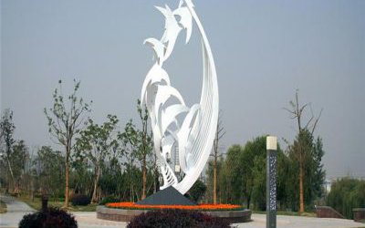 公园玻璃钢抽象白色爱心雕塑