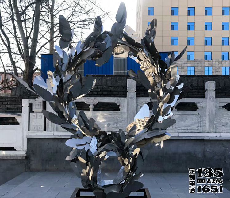  玻璃钢抽象城市广场蝴蝶雕塑