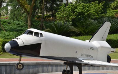 公园游乐场玻璃钢飞机模型雕塑