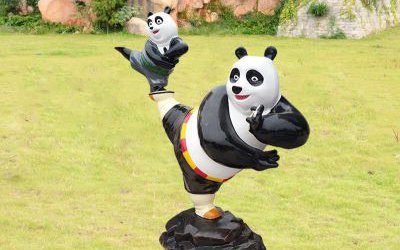 游乐园广场摆放卡通熊猫玻璃钢雕塑