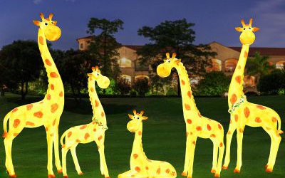 广场户外夜晚照明玻璃钢五只长颈鹿雕塑