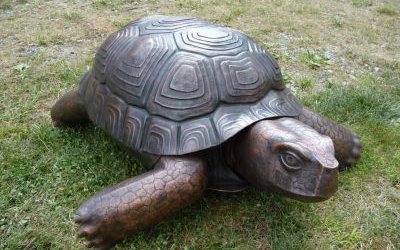 景区户外草坪创意玻璃钢浮雕乌龟雕塑