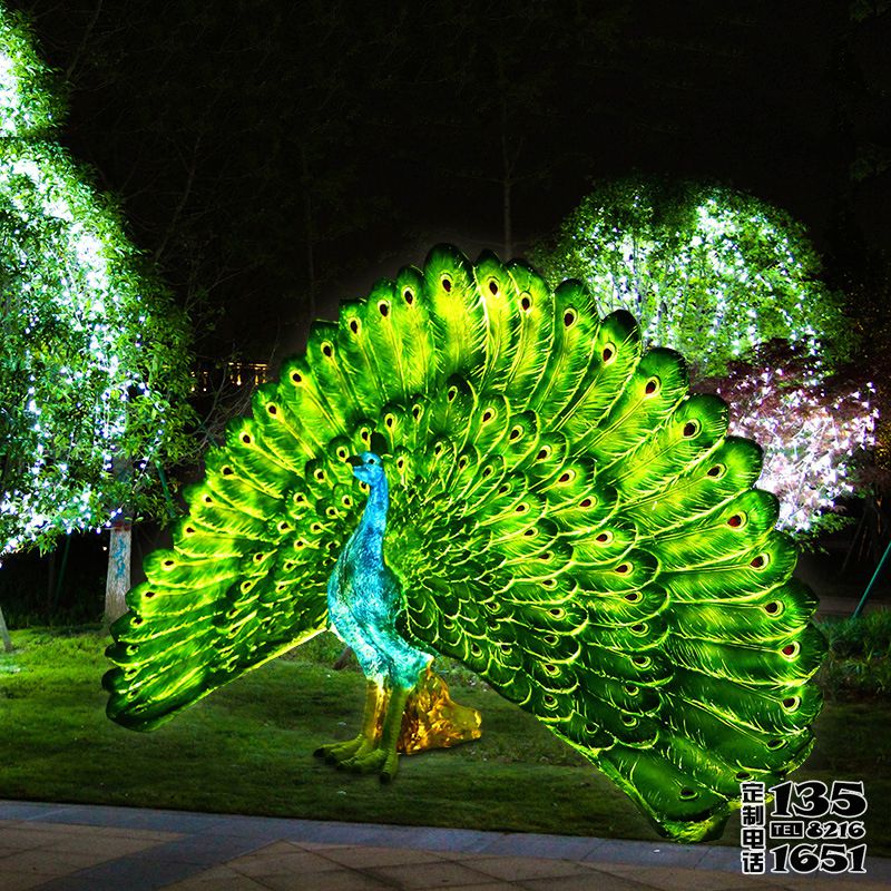 户外景观一只骄傲的玻璃钢彩绘仿真动物夜晚照明孔雀雕塑