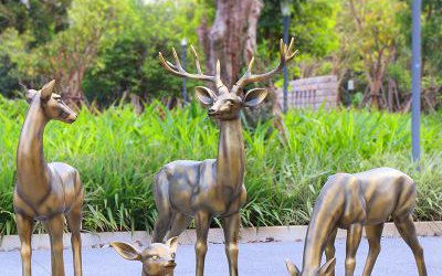 景区玻璃钢彩绘创意玻璃钢仿铜四只梅花鹿雕塑