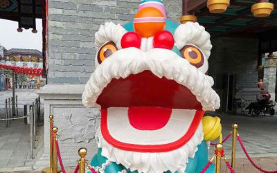 景区门口摆放卡通形象民间传统玻璃钢狮子雕塑