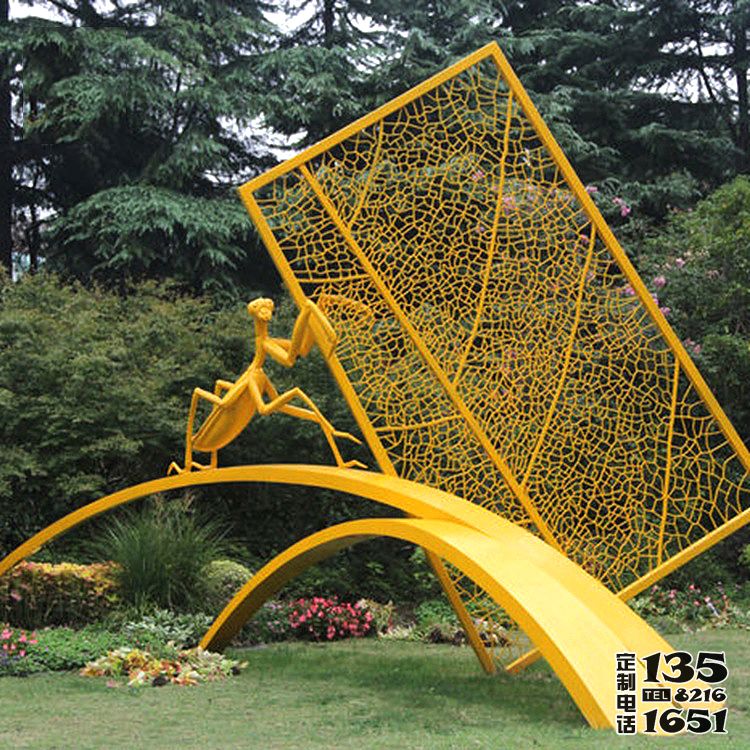 公园摆放的景观装饰品玻璃钢创意螳螂雕塑