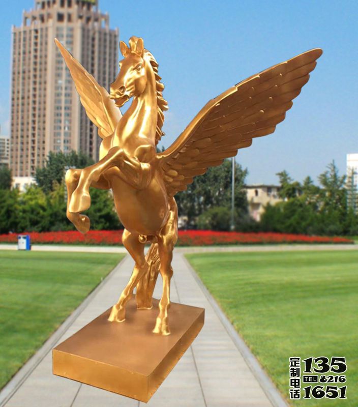小区广场摆放的金色起飞的玻璃钢喷漆飞马雕塑
