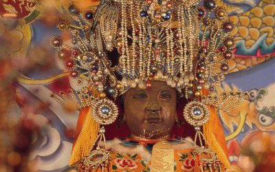 寺庙景区摆放玻璃钢彩绘女娲娘娘雕塑