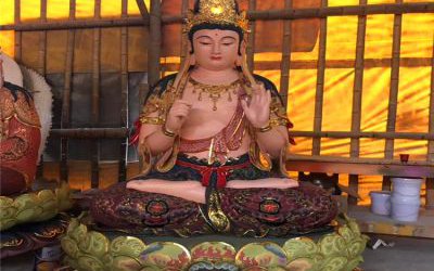 景区玻璃钢大型景观彩绘三圣佛雕塑