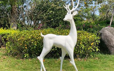 公园景区玻璃钢白色梅花鹿雕塑