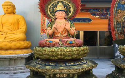 景区庙宇玻璃钢彩绘神佛三圣雕塑