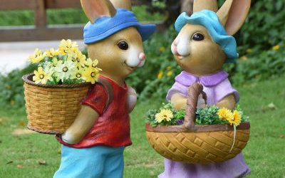 玻璃钢彩绘户外公园草坪玻璃钢兔子雕塑