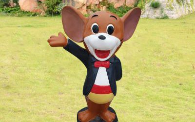 游乐场草坪玻璃钢卡通老鼠雕塑