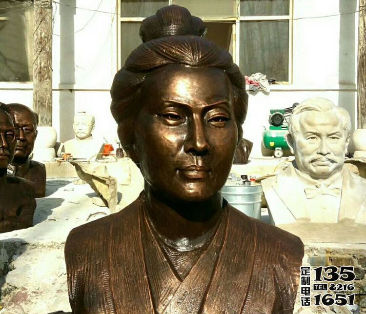 学院公园摆放古代女词人李清照胸像玻璃钢仿铜雕塑 学院公园摆放古代女词人李清照胸像玻璃钢仿铜雕塑
