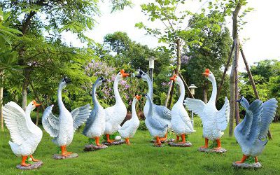 草坪玻璃钢创意彩绘仿真动物鹅雕塑