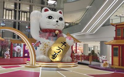 大型商场摆放玻璃钢卡通招财猫雕塑