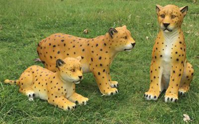 公园草坪玻璃钢彩绘金钱豹雕塑